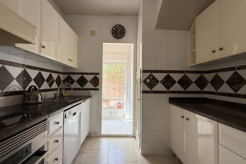 Kaupunkipientalo myytävänä Alicante, Espanja, 2 makuuhuonetta, 134 m2 No. 138237 - kuva 15