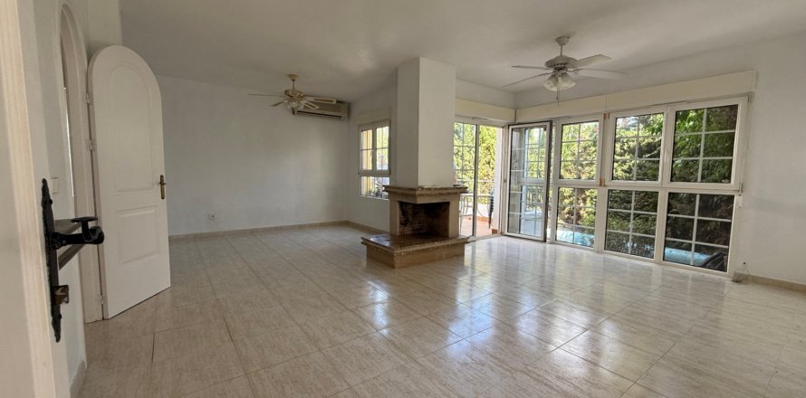 Kaupunkipientalo Alicante, Espanja 2 makuuhuonetta, 134 m2 No. 138237