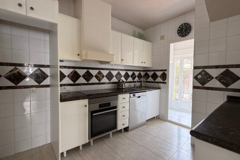 Kaupunkipientalo myytävänä Alicante, Espanja, 2 makuuhuonetta, 134 m2 No. 138237 - kuva 16