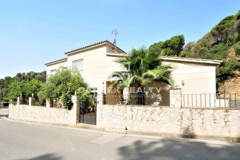 Dom w Lloret de Mar, Girona, Hiszpania 4 sypialnie, 200 mkw. nr 177250 – zdjęcie 2