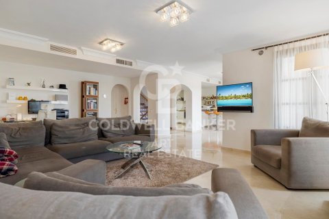 Casa adosada en venta en Benahavís, Málaga, España 5 dormitorios, 333 m2 No. 158808 - foto 5