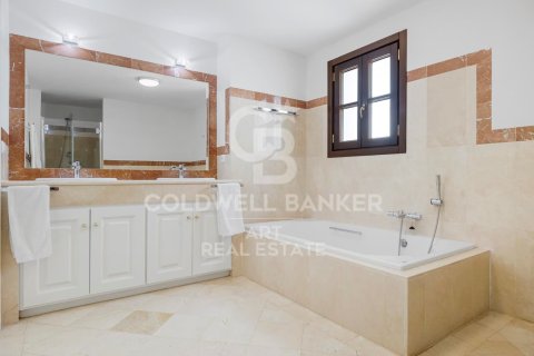 Casa adosada en venta en Benahavís, Málaga, España 5 dormitorios, 333 m2 No. 158808 - foto 13