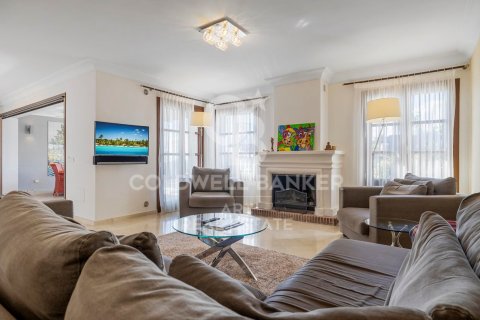 Casa adosada en venta en Benahavís, Málaga, España 5 dormitorios, 333 m2 No. 158808 - foto 4