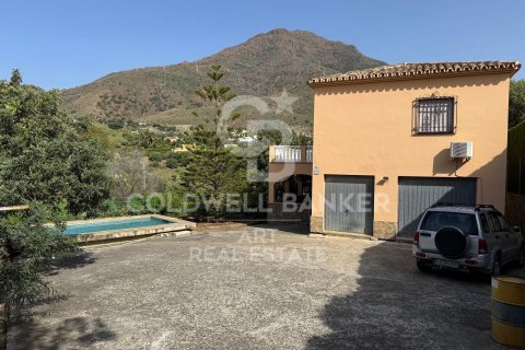 Villa till salu i Estepona, Malaga, Spanien 4 sovrum, 160 kvm. Nr. 158809 - foto 13