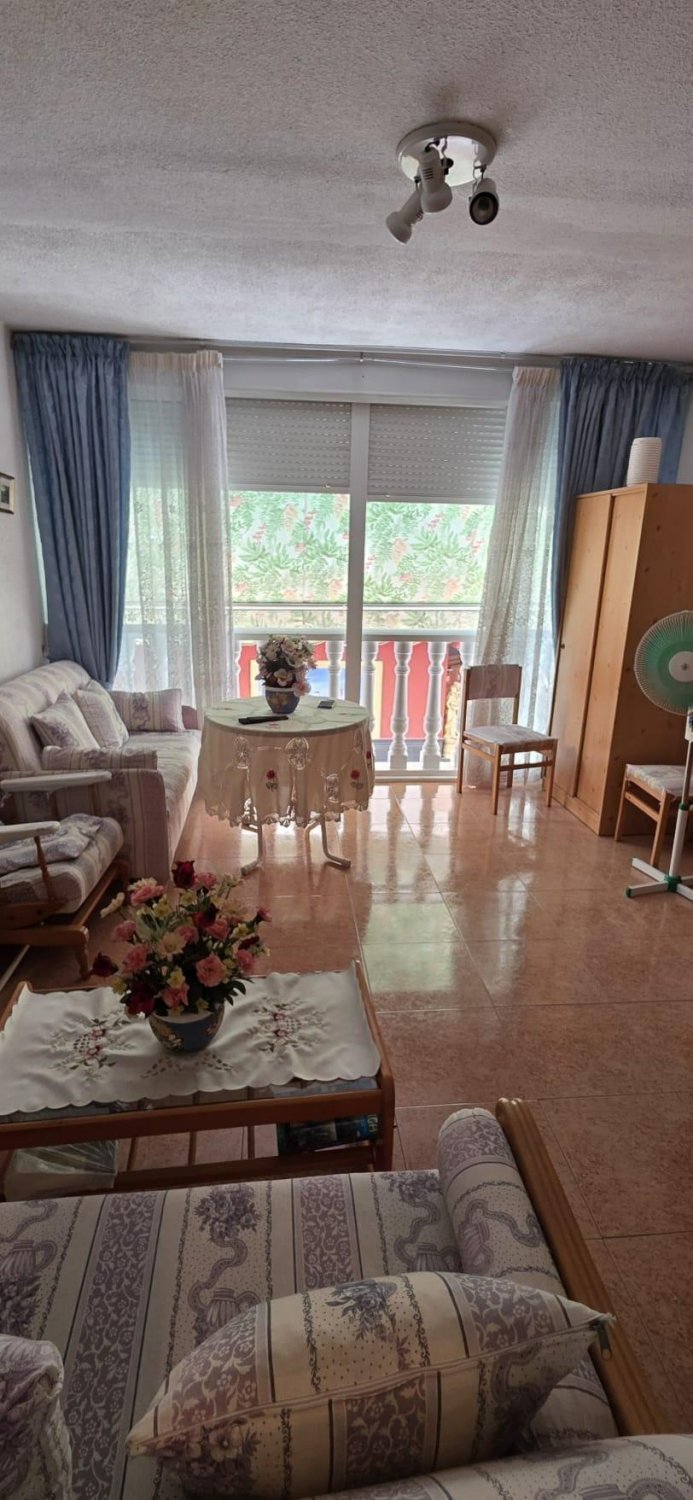 Apartamento en Torrevieja, Alicante, España 1 dormitorio, 50 m2 No. 193364