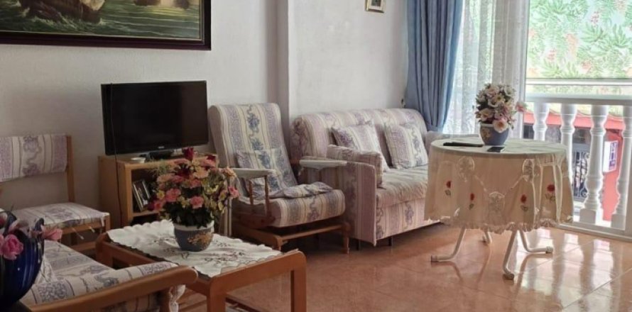 Apartamento en Torrevieja, Alicante, España 1 dormitorio, 50 m2 No. 193364