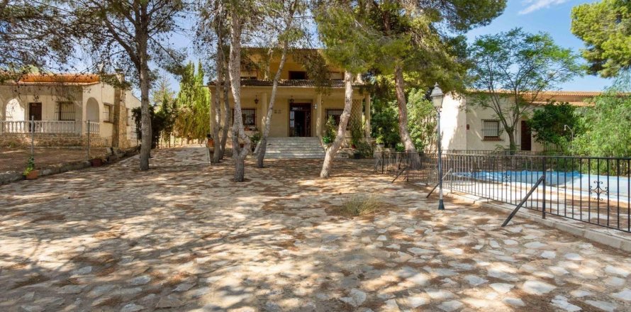 Willa w Torrevieja, Alicante, Hiszpania 6 sypialni, 350 mkw. nr 193365