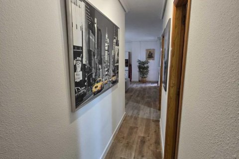 Apartamento en venta en Torrevieja, Alicante, España 2 dormitorios, 63 m2 No. 193363 - foto 2
