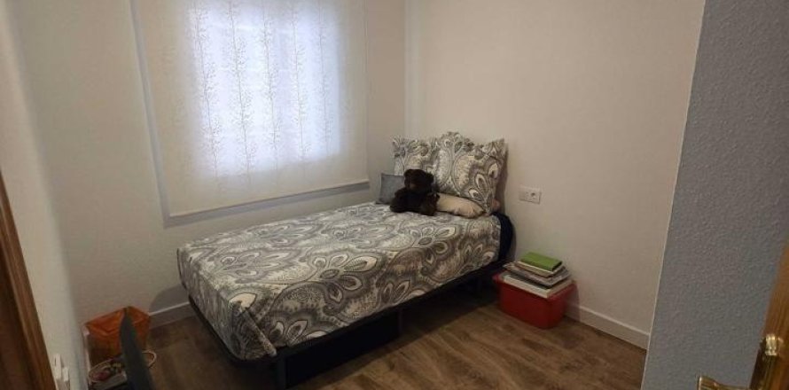 Apartamento en Torrevieja, Alicante, España 2 dormitorios, 63 m2 No. 193363