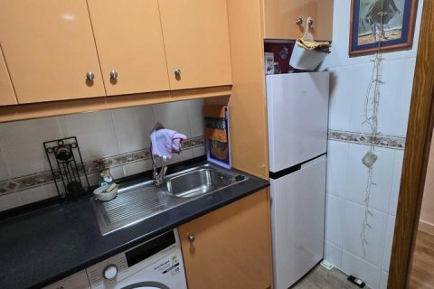 Apartamento en venta en Torrevieja, Alicante, España 2 dormitorios, 63 m2 No. 193363 - foto 5