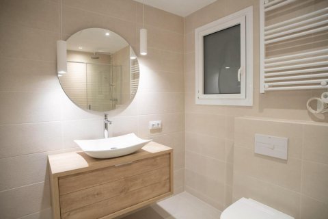 Apartment à vendre à Barcelona, Espagne, 2 chambres, No. 141109 - photo 18