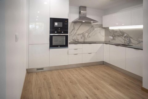 Apartment à vendre à Barcelona, Espagne, 2 chambres, No. 141109 - photo 17