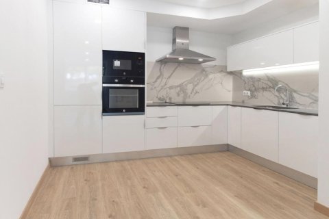 Apartment à vendre à Barcelona, Espagne, 2 chambres, No. 141109 - photo 4