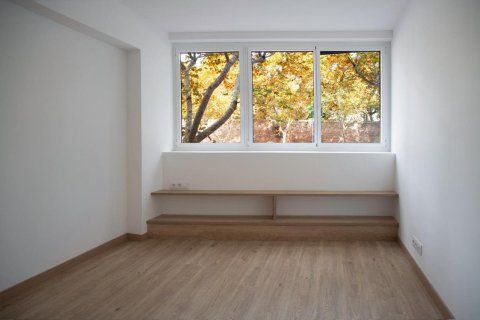 Apartment à vendre à Barcelona, Espagne, 2 chambres, No. 141109 - photo 9