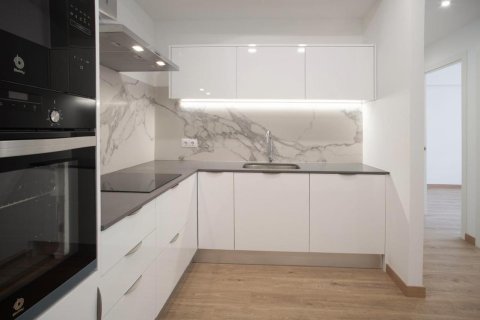 Apartment à vendre à Barcelona, Espagne, 2 chambres, No. 141109 - photo 7