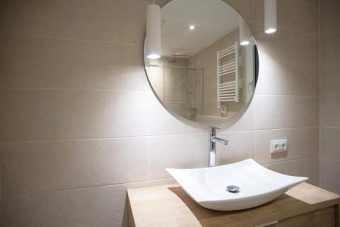 Apartment à vendre à Barcelona, Espagne, 2 chambres, No. 141109 - photo 15