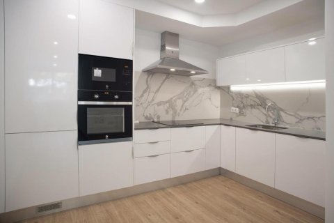 Apartment à vendre à Barcelona, Espagne, 2 chambres, No. 141109 - photo 1