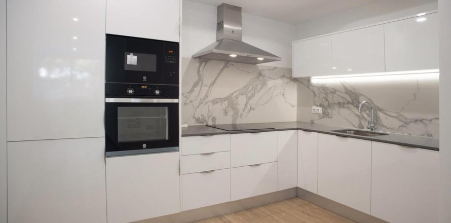 Apartment à Barcelona, Espagne 2 chambres, No. 141109