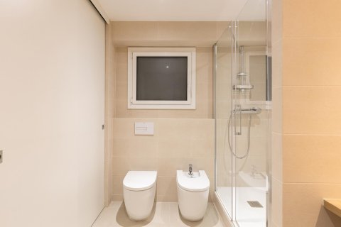 Apartment for sale in Barcelona, Spain 2 bedrooms, No. 141111 - photo 4