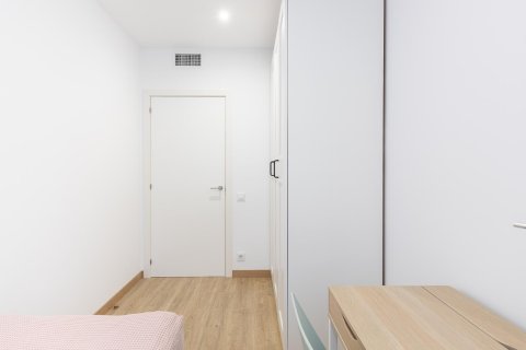 Apartment for sale in Barcelona, Spain 2 bedrooms, No. 141111 - photo 9