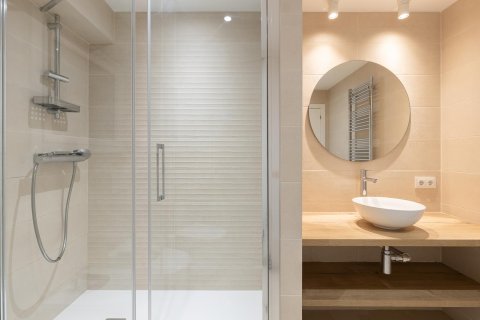 Apartment for sale in Barcelona, Spain 2 bedrooms, No. 141111 - photo 10