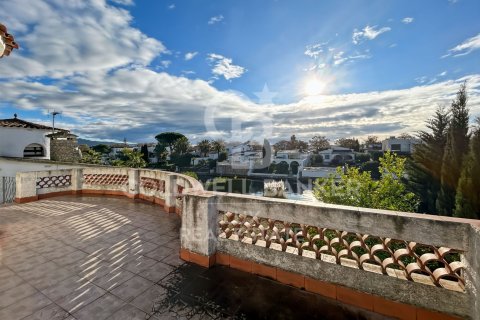 House for sale in Empuriabrava, Girona, Spain 3 bedrooms, 160 sq.m. No. 156969 - photo 24