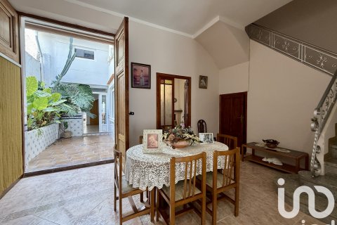 Villa in Vall De Gallinera, Alicante, Spain 5 bedrooms, 383 sq.m. No. 185819