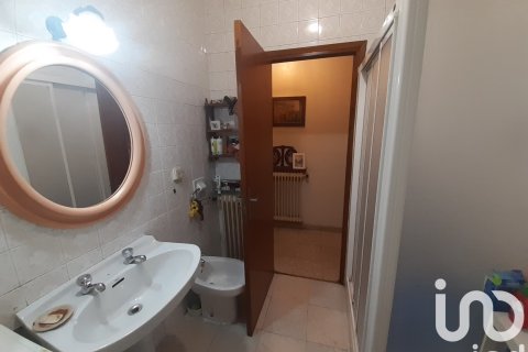 Apartment for sale in La Baneza, Leon, Spain 4 bedrooms, 134 sq.m. No. 185825 - photo 24