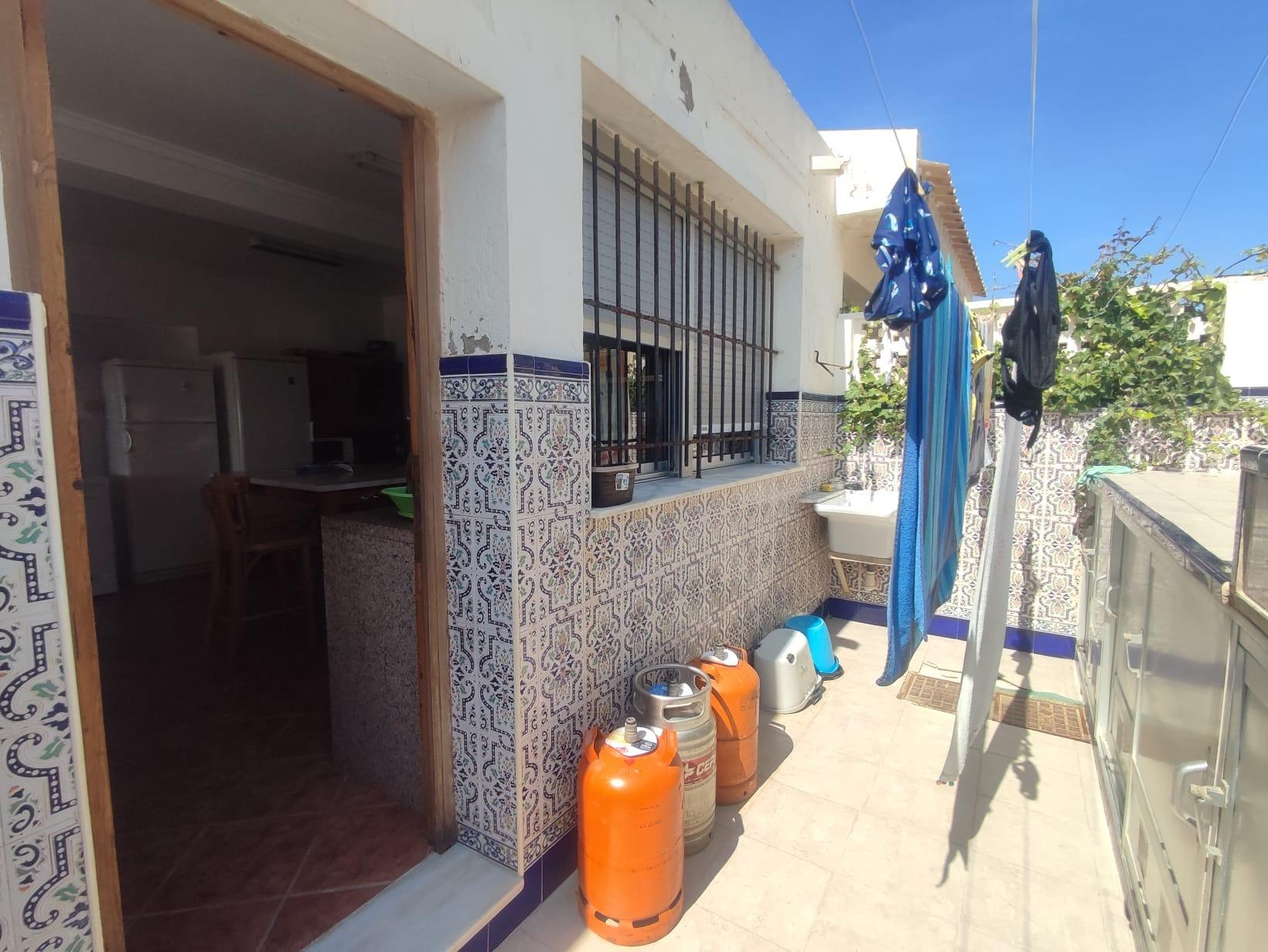 Villa i Guardamar del Segura, Alicante, Spanien 5 sovrum, 199 kvm. Nr. 79018