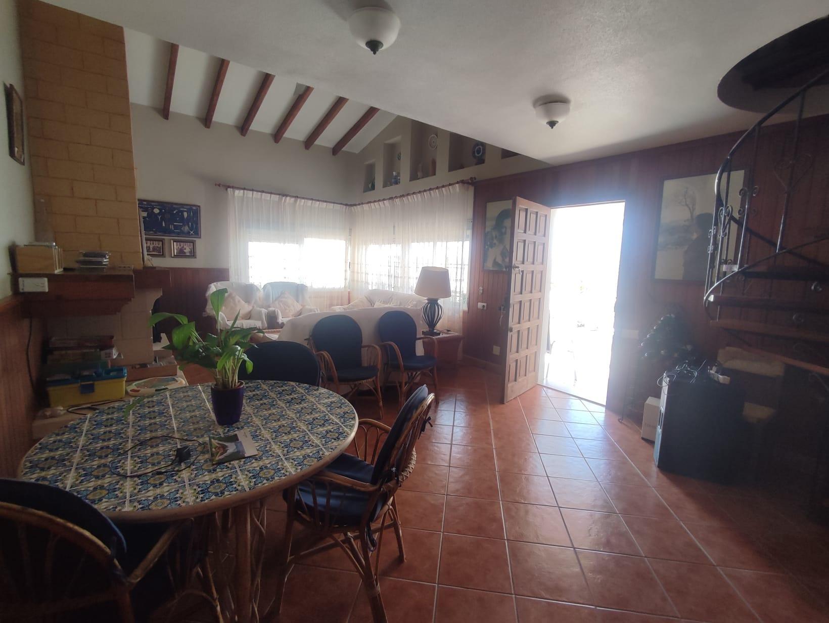 Villa i Guardamar del Segura, Alicante, Spanien 5 sovrum, 199 kvm. Nr. 79018