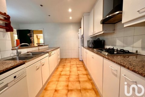 Talo myytävänä Sant Andreu de Llavaneres, Barcelona, Espanja, 4 makuuhuonetta, 180 m2 No. 154213 - kuva 15