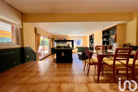 Talo myytävänä Sant Andreu de Llavaneres, Barcelona, Espanja, 4 makuuhuonetta, 180 m2 No. 154213 - kuva 10