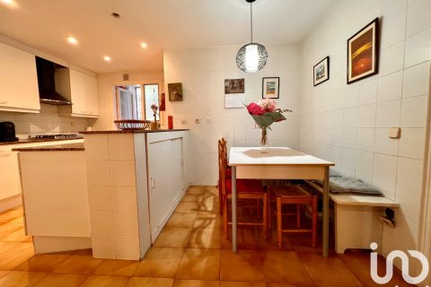 Talo myytävänä Sant Andreu de Llavaneres, Barcelona, Espanja, 4 makuuhuonetta, 180 m2 No. 154213 - kuva 14