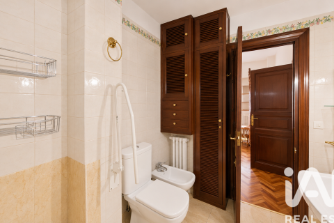 Apartment for sale in Cordoba, Spain 4 bedrooms, 300 sq.m. No. 172228 - photo 14