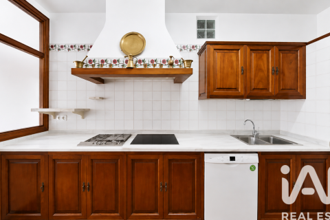 Apartment for sale in Cordoba, Spain 4 bedrooms, 300 sq.m. No. 172228 - photo 18