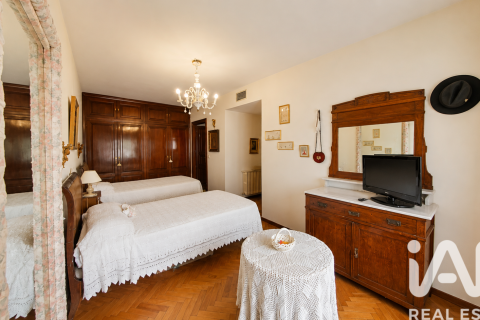 Apartment for sale in Cordoba, Spain 4 bedrooms, 300 sq.m. No. 172228 - photo 25