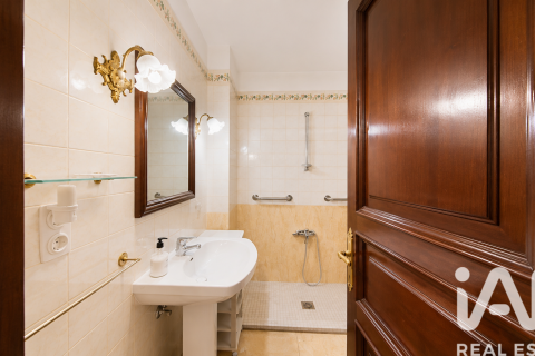 Apartment for sale in Cordoba, Spain 4 bedrooms, 300 sq.m. No. 172228 - photo 13