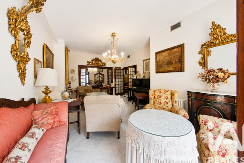 Apartment for sale in Cordoba, Spain 4 bedrooms, 300 sq.m. No. 172228 - photo 5
