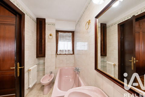 Apartment for sale in Cordoba, Spain 4 bedrooms, 300 sq.m. No. 172228 - photo 27