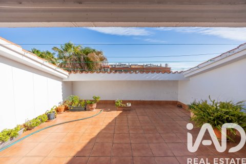 Dzīvoklis Vilanova i la Geltru, Barcelona, Spānijā 4 istabas, 238.73 m2 Nr. 172226