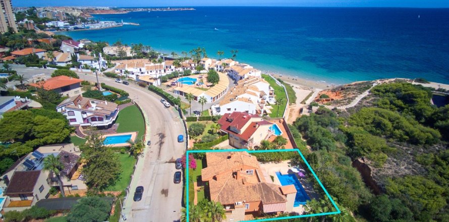 Villa Dehesa De Campoamor, Alicante, Espagne 7 chambres, 240 m2 No. 138232
