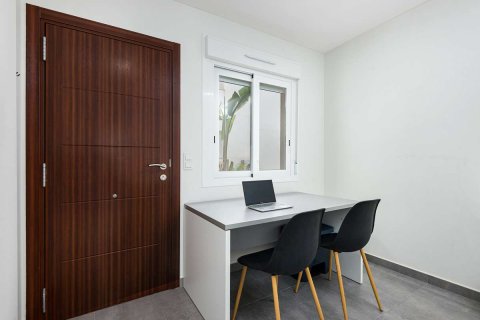 Bungalow till salu i Torrevieja, Alicante, Spanien 3 sovrum, 82 kvm. Nr. 149287 - foto 14