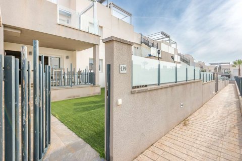 Bungalow till salu i Torrevieja, Alicante, Spanien 3 sovrum, 82 kvm. Nr. 149287 - foto 29