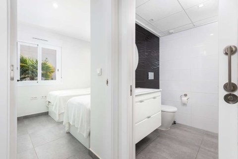 Bungalow till salu i Torrevieja, Alicante, Spanien 3 sovrum, 82 kvm. Nr. 149287 - foto 10