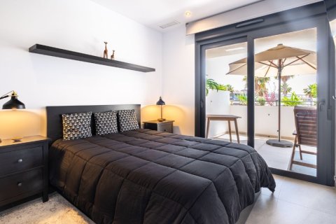 Продажа квартиры в Плайя Фламенка II, Аликанте, Испания 2 спальни, 87м2 №146128 - фото 12