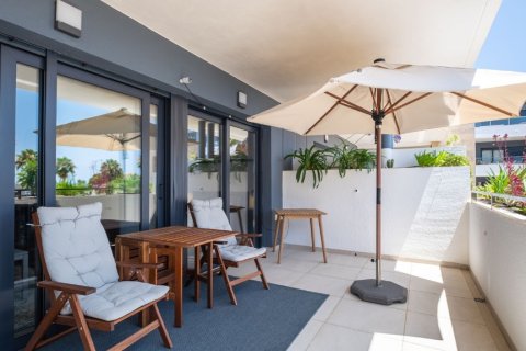 Продажа квартиры в Плайя Фламенка II, Аликанте, Испания 2 спальни, 87м2 №146128 - фото 1