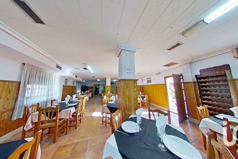 Hus till salu i Elche, Alicante, Spanien 4 sovrum, 420 kvm. Nr. 152917 - foto 30