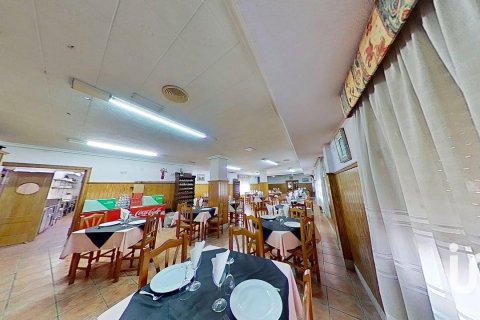 Hus till salu i Elche, Alicante, Spanien 4 sovrum, 420 kvm. Nr. 152917 - foto 27