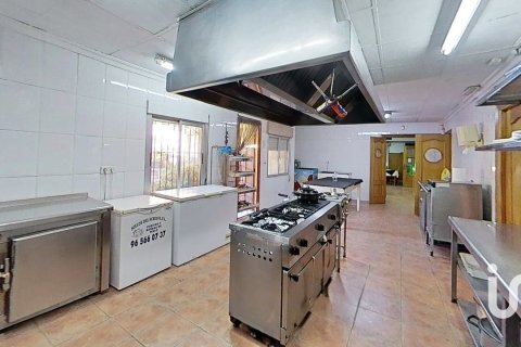 Hus till salu i Elche, Alicante, Spanien 4 sovrum, 420 kvm. Nr. 152917 - foto 17