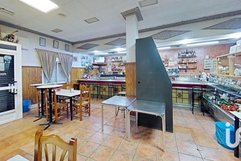 Hus till salu i Elche, Alicante, Spanien 4 sovrum, 420 kvm. Nr. 152917 - foto 22